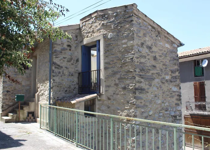 Maison De Village